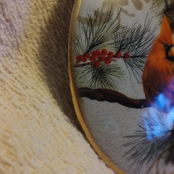 Cardinal Ornament M/F Holiday Scene - Picture 3 of 8